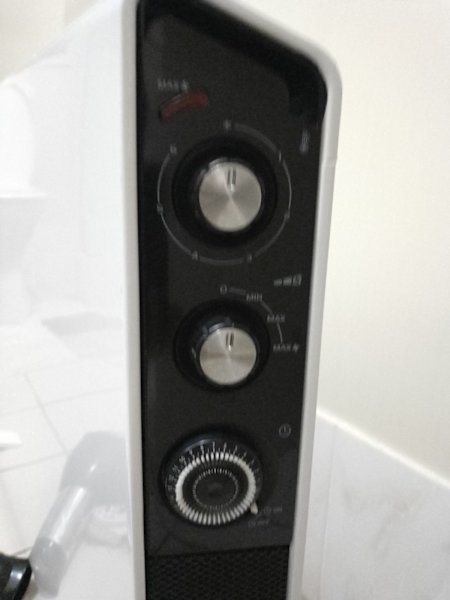 DeLonghi panel Heater.

Surplus to our need.

Price Negotiable on Bun63021730284290113