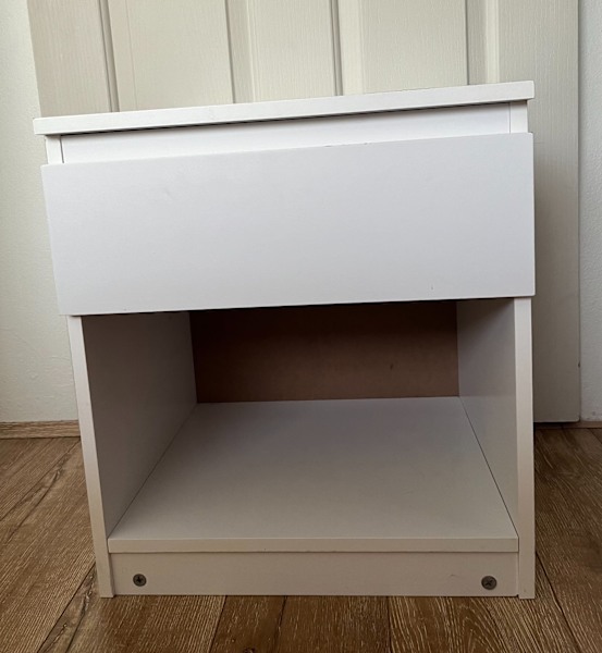 White Bedside Table628633842053131116