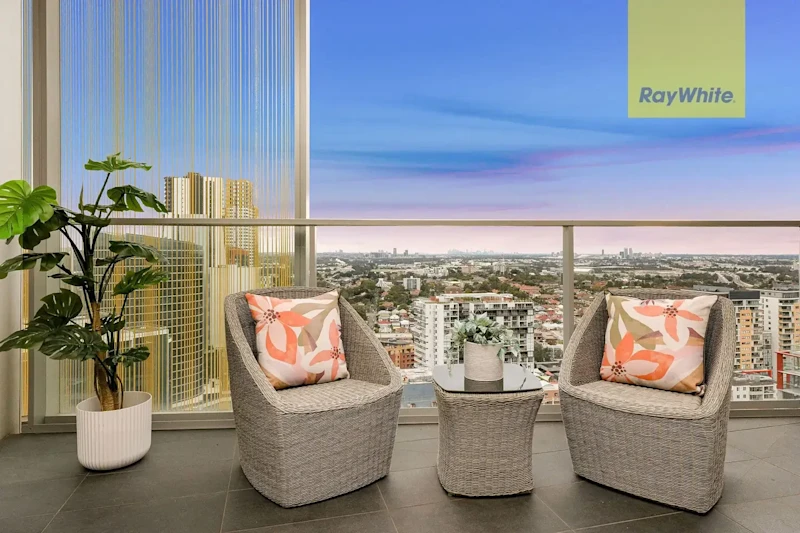 Prestigious 2-Bed + Study with Prime NE Aspect and Iconic City & Harbour Bridge Views63007596762754113