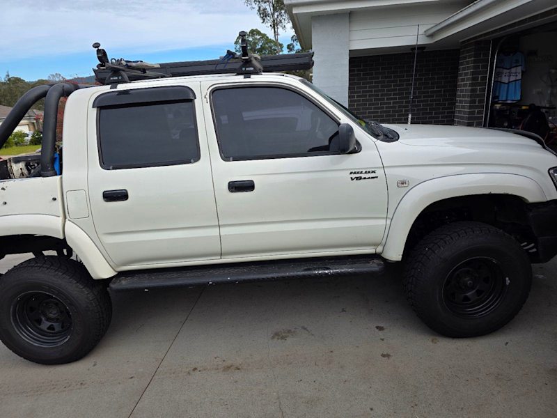 2005 TOYOTA HILUX SR5 (4x4) 5 SP MANUAL DUAL CAB P/UP62934696153090112