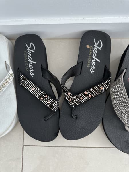 Skechers Yoga Foam Slip-On Thong Flip Flop Rhinestone Sandals