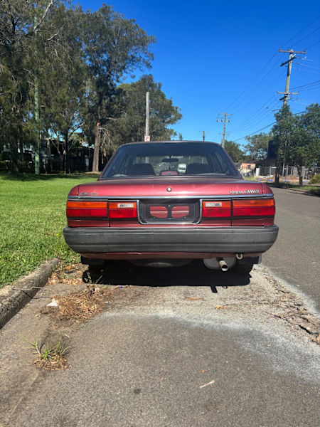 OLD SCHOOL PERFECTLY RUNNING 1989 TOYOTA CAMRY AUTOMATIC62939538706305113