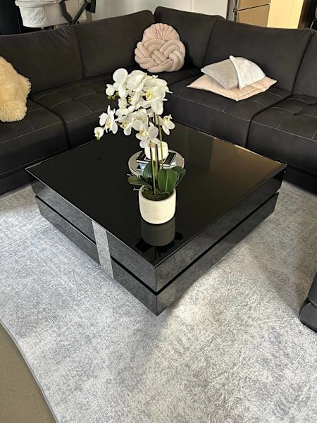 Sleek Black Glass Coffee Table628638381054731110