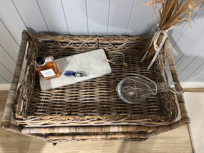 Drinks Trolley62866848900610112