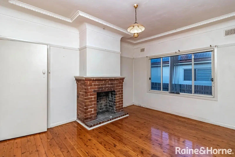 Charming Family Home in Prime Location with Modern Comforts63007596244353111