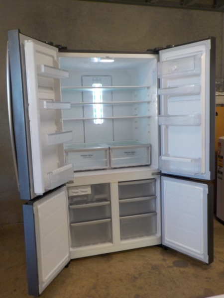 Item 2690 Westinghouse S/S 600L Fridge/Freezer63016909519490112
