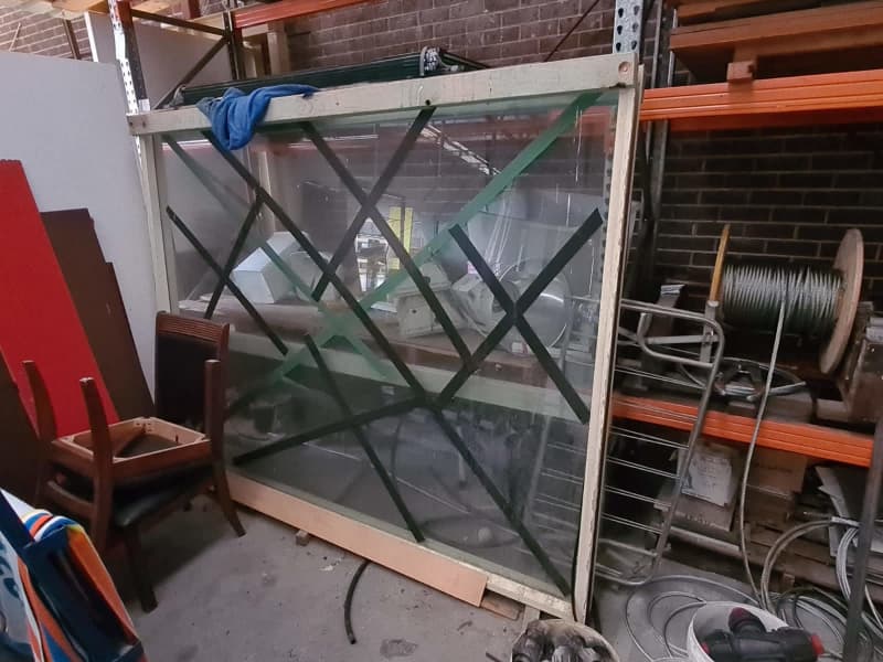 large glass window and frame63440281238785111