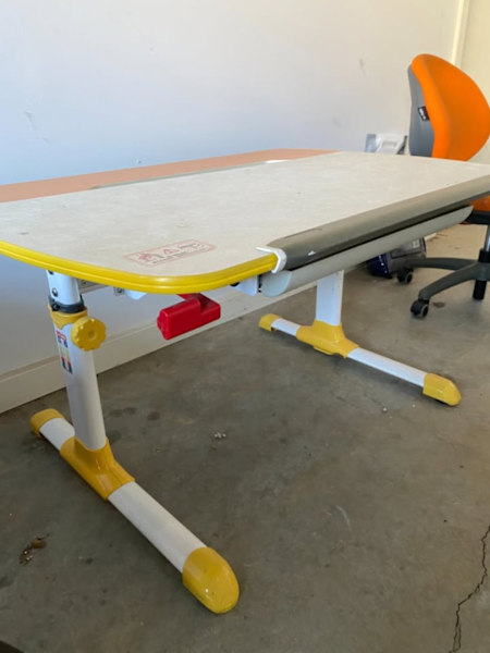 Student desk with a drawer62864724449282117