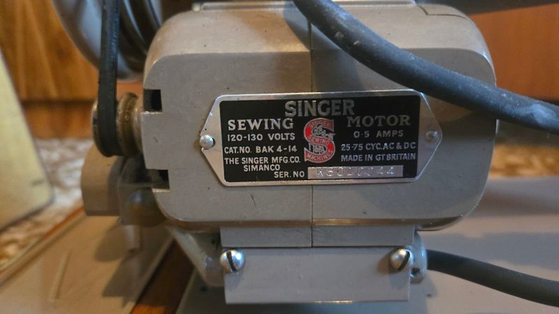 Singer 15M vintage sewing maxhine63016059555458112