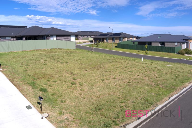 Corner Block with Expansive Views62882775063298114
