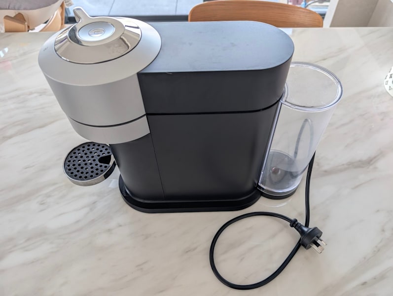 Nespresso Vertuo Next Silver and milk frother, good condition63612126370561111