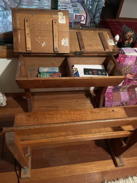 Double student desk. Top condition $140 ono.62863409090050114