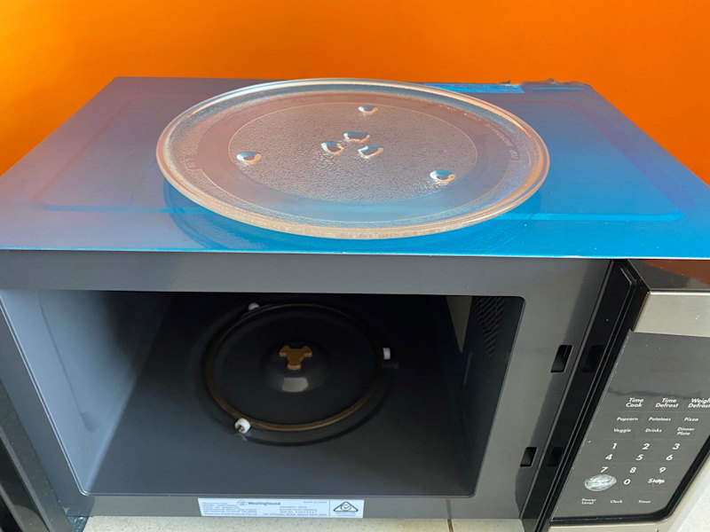 Microwave Oven 23 L63019992011010114