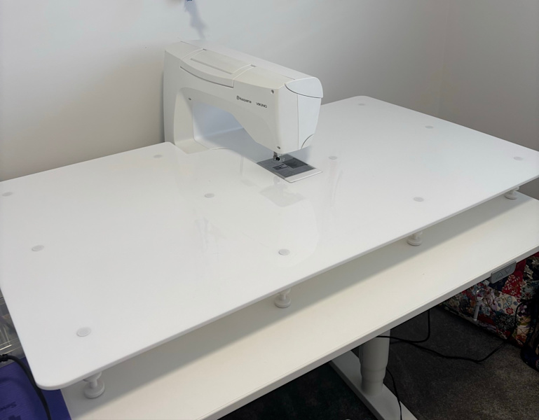 Husqvarna Topaz 30  Quilting & Embroidery sewing machine plus extra63021731372674113
