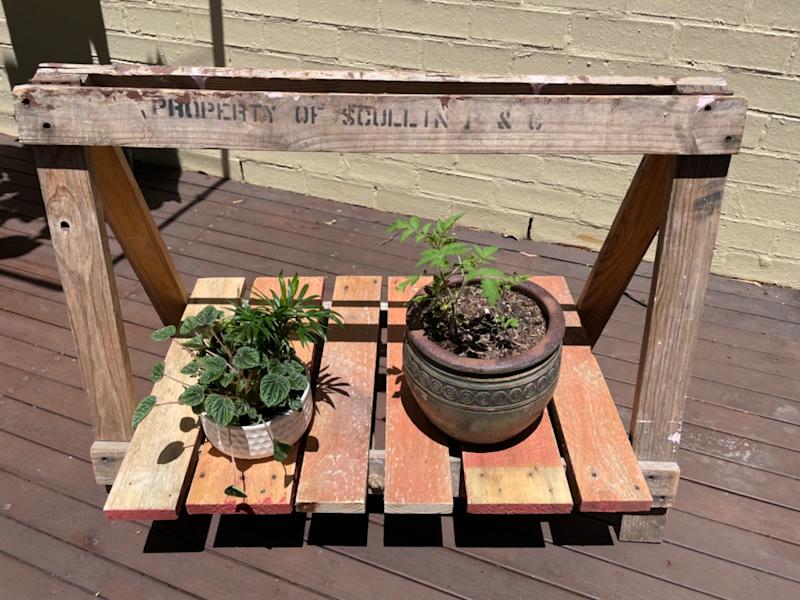 Unique storage/ stand $3062863368925315111
