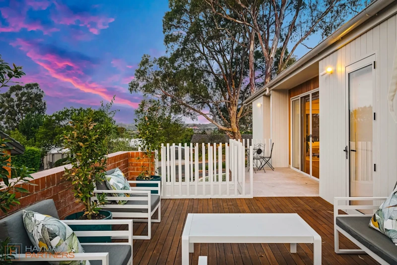 Stunning family home with two bedroom studio629296781335071122