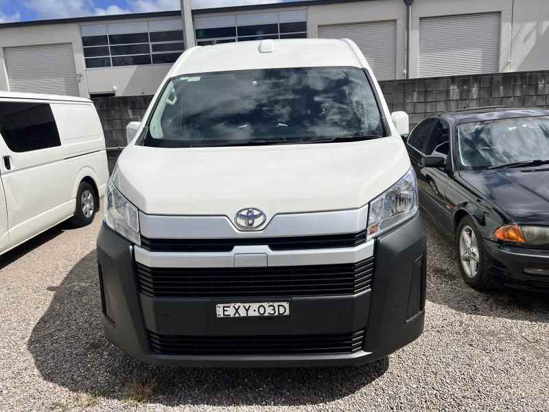 12 seat 8 seats Van People Mover Rent Hire62936654978691111