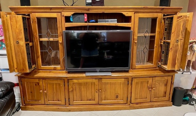 Large Pine TV Entertainment Unit62864722820609112