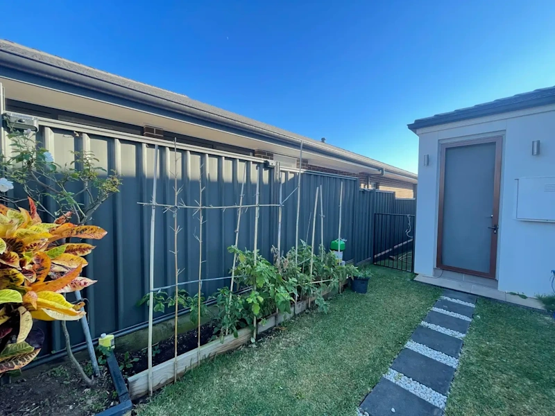 Modern & Private 1 Bedroom Granny Flat63007596302595110