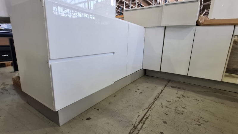 Kitchen Cabinets Brand New 2 Pac white gloss doors Quality Materials63007279262337114
