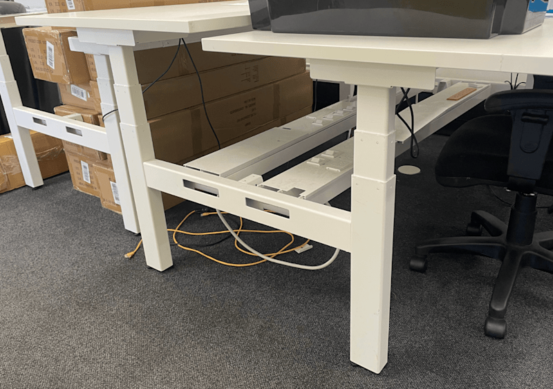 Electric Height Adjustable Back to Back Workstation628638396221451128