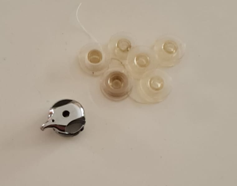 Bobbin case and bobbins for Husqvarna 6690 sewing machine vintage630177680765471117