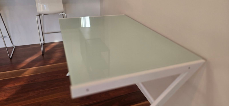 Freedom White Frosted Glass Desk628634084714261121