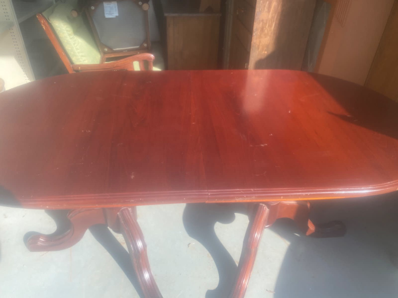Extension table and 8 chairs62863408603267113