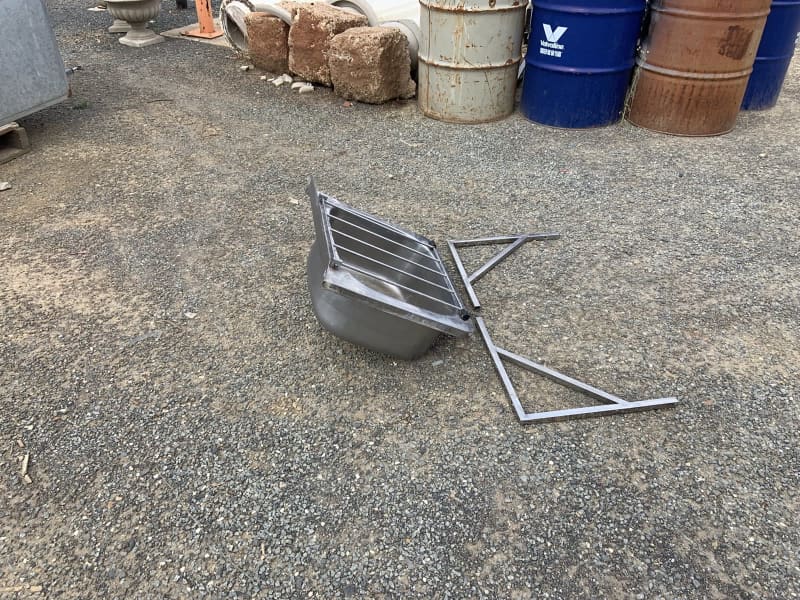 STAINLESS STEEL SINK WALL MOUNTED 540 x 480mm63010884563457112