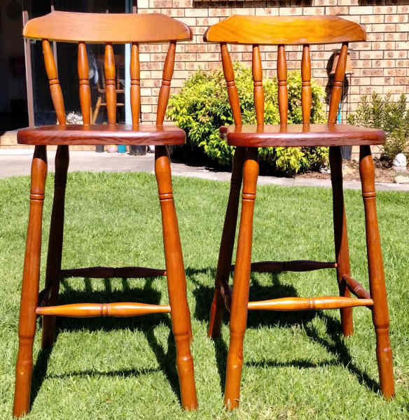 2 X Bar or Kitchen Stools Excellent Condition62863839194627114