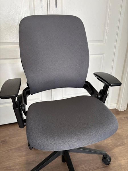 Steelcase Leap V2 office chair62864723018625111