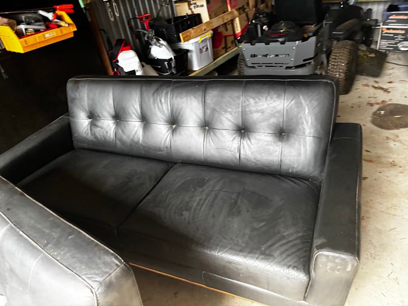 1x 2 seat and 1x 3 seat couches62863838868099112
