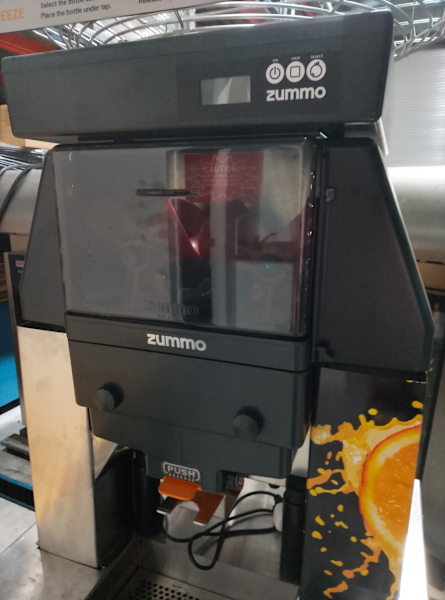 The Z40 Nature orange juice machine with bin63019536938883112