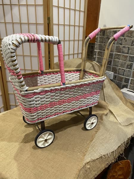 Gumtree dolls pram online