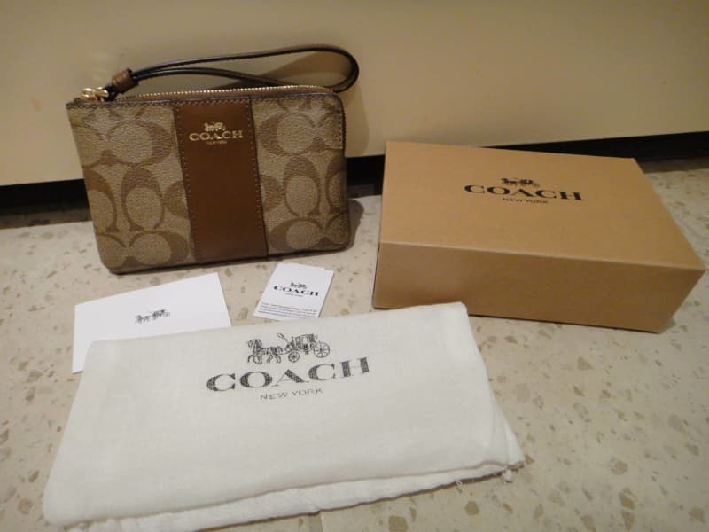 coach wristlet brown leather