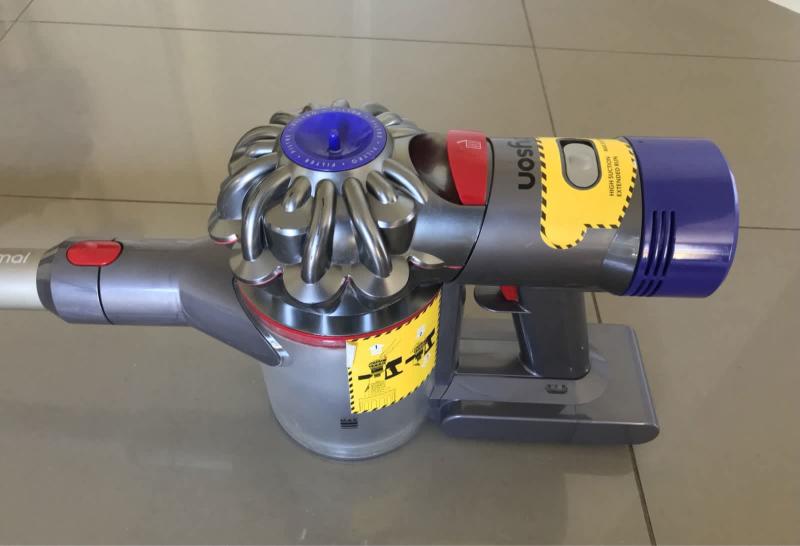 DYSON V8 ANIMAL CORDFREE VACUUM CLEANER IN AS NEW CONDITION.63612128780034114