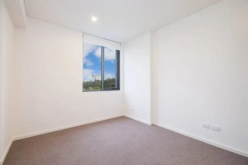 Unobstructed Waterview from living room and bedrooms! Nearly new 2 Bedroom+Study apartment with 1 parking spaces and Winter Gar63007596786050114
