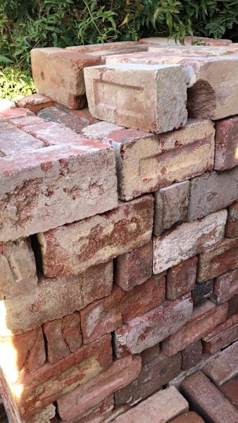 Hobart red bricks B grade 63007238139265111