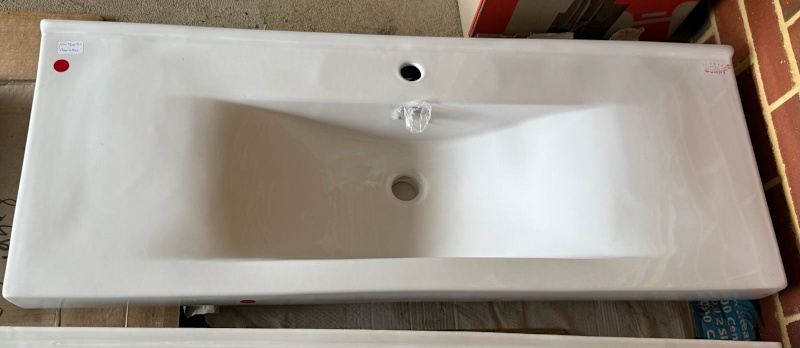 3 x Porcelain Bathroom Basins63005185006339112