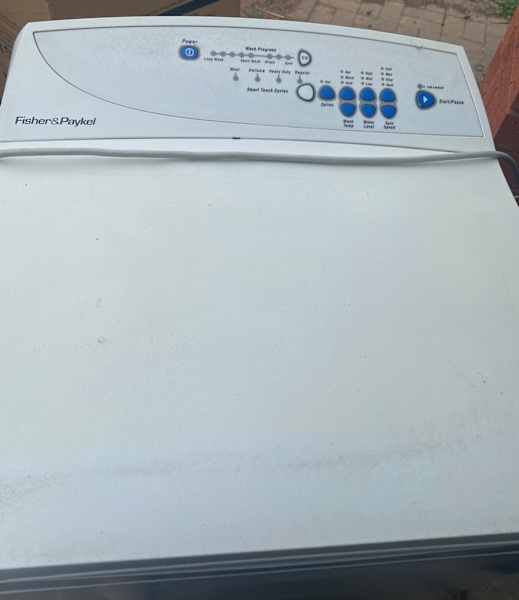 5.5 kg  top load Fisher and paykel63021729035137111