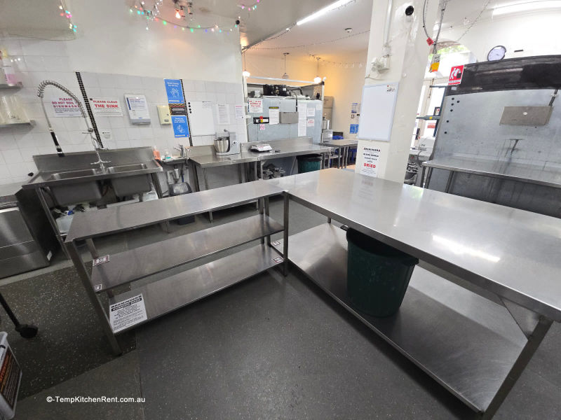 FULLY EQUIPPED COMMERCIAL KITCHEN FOR RENT/HIRE BY THE HOUR IN ULTIMO62995620134785112