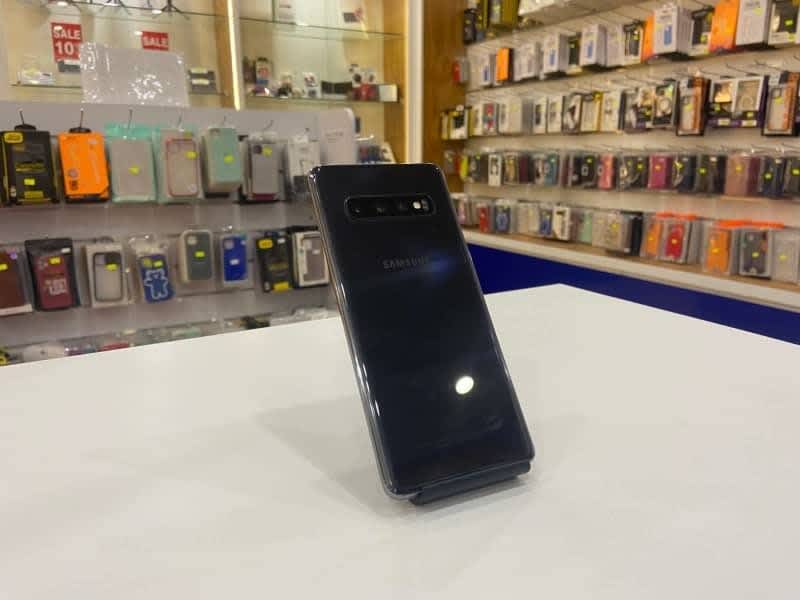 Galaxy S10 128GB White Black AS NEW CONDITION Warranty