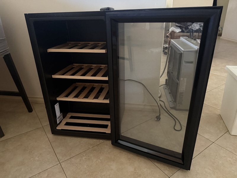 Hisense 30 Bottles Wine Cooler63441842173187112