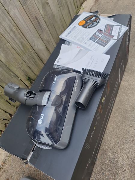 LG Cordzero Thin Q stick vacuum 63021731293698112