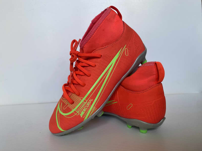 Nike Mercurial Vapor 13 Club MG Laser Crimson US 8.5 PRE-OWNED