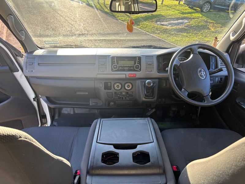 2013 TOYOTA HIACE LWB 5 SP MANUAL 4D VAN62934707789059113