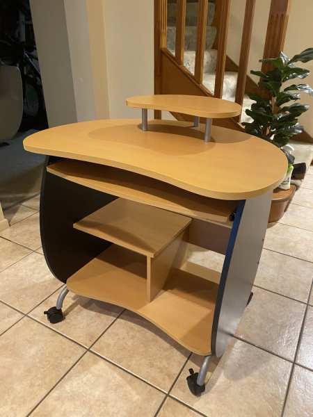 second hand computer table and chair