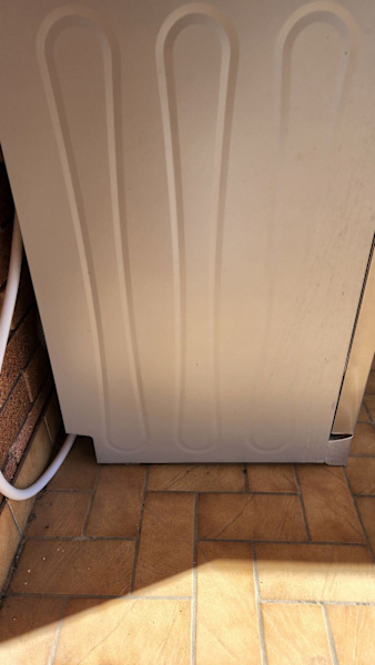 Good condition dishwasher.  63019076326273111