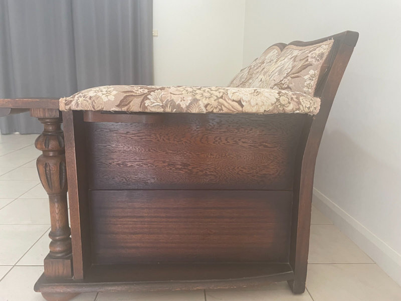 Vintage 3 seater sofa with matching armchairs62863384833666112