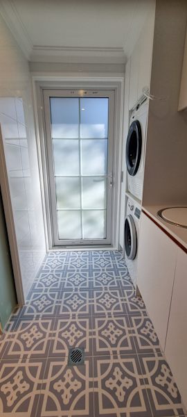 Beautiful as new frosted double glazed aluminium french door630115589027861128